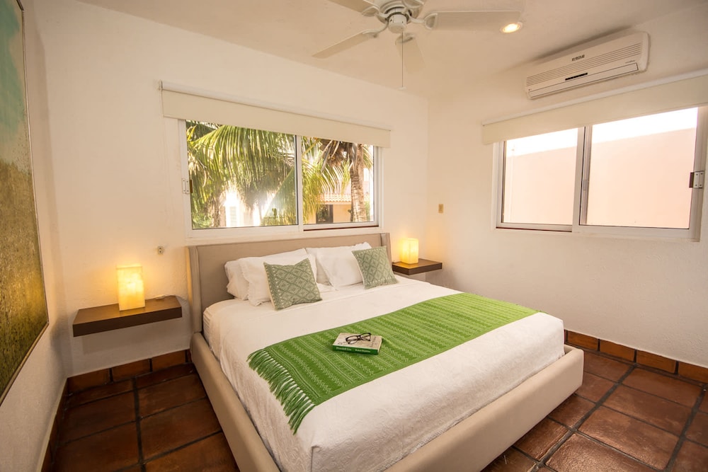 Beachfront W Private Staff in Gated Community