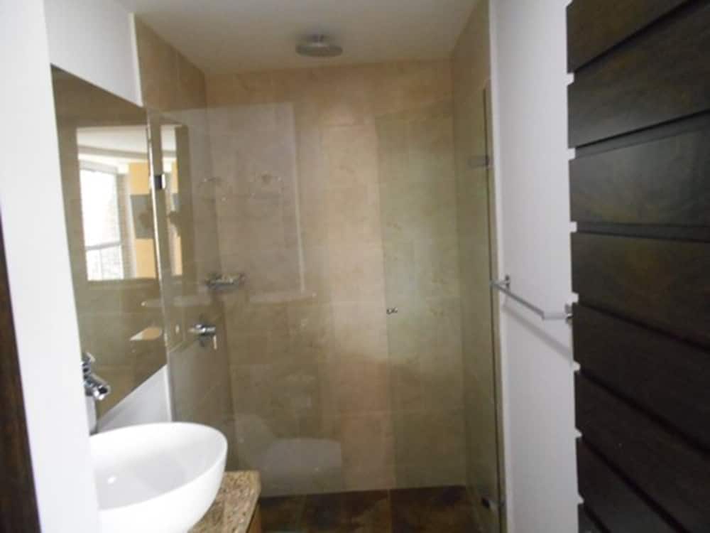 San Peter Suites