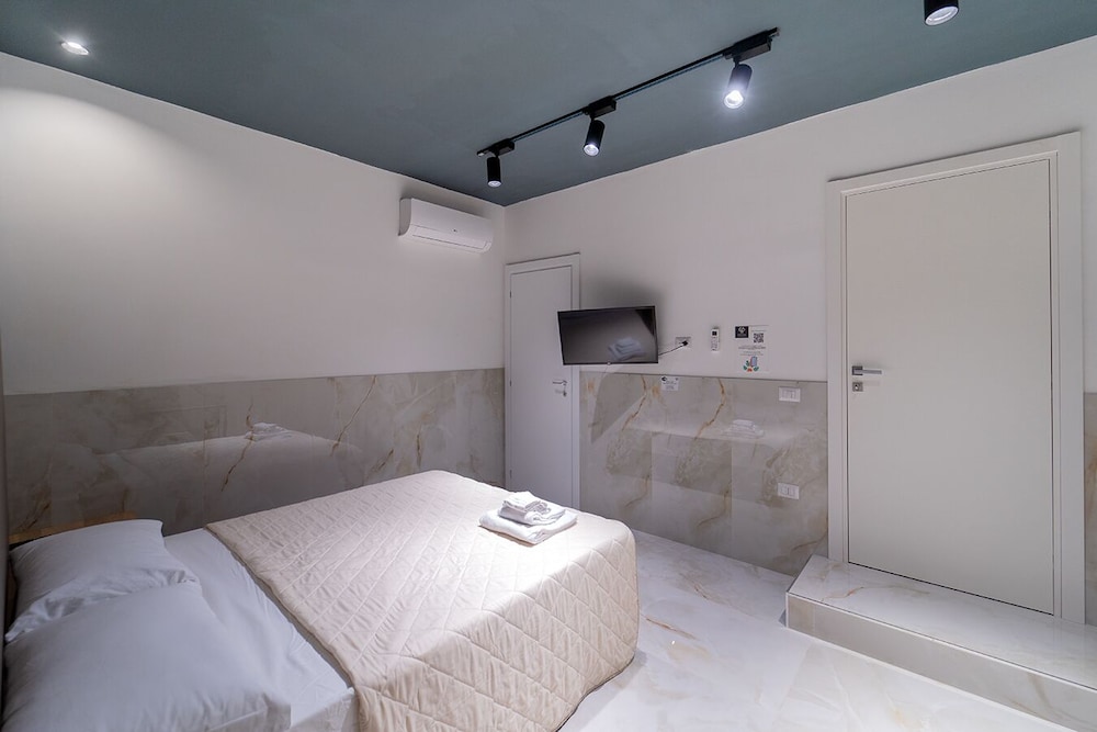 P.C. Boutique H. Napoli Centro by ClaPa Group Dislocated Hospitality