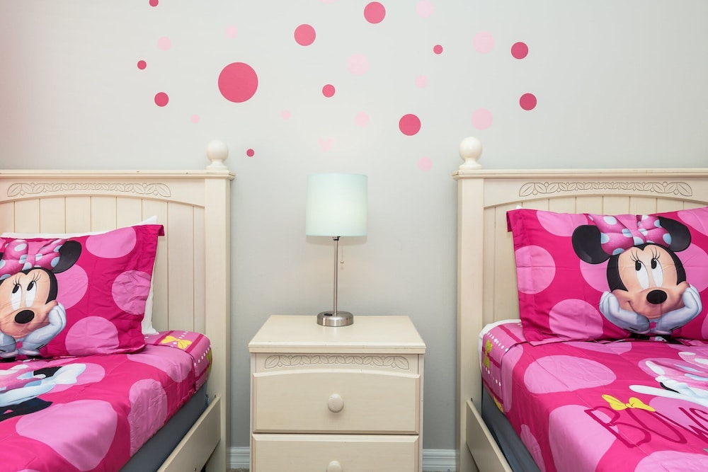 Stunning Villa! Sweeping Views of Florida Nature and Fantastic Game Room - Image 2