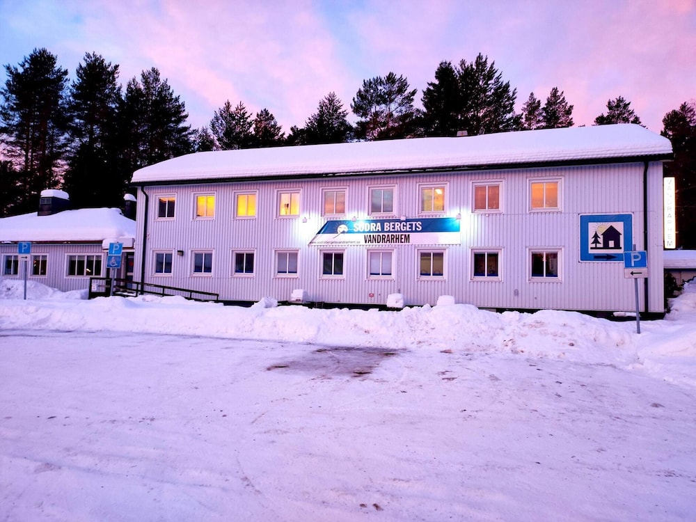 2 Person Charming Holiday Park Home in Sundswall