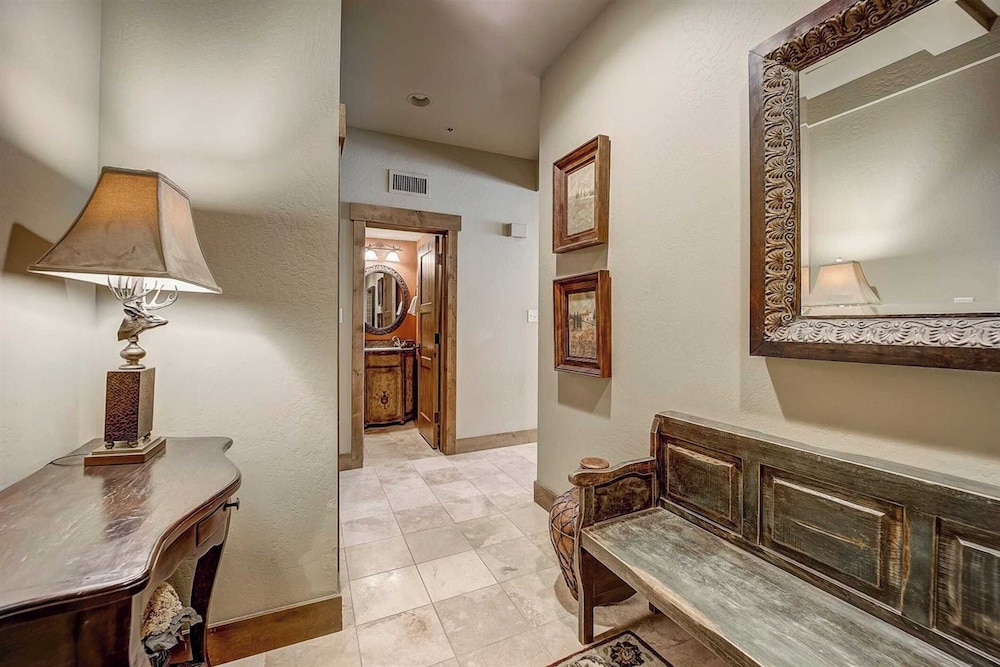 7 Condos, Ski-in/ski-out + Hot Tubs Sleeps 30 Mont Cervin by Avantstay