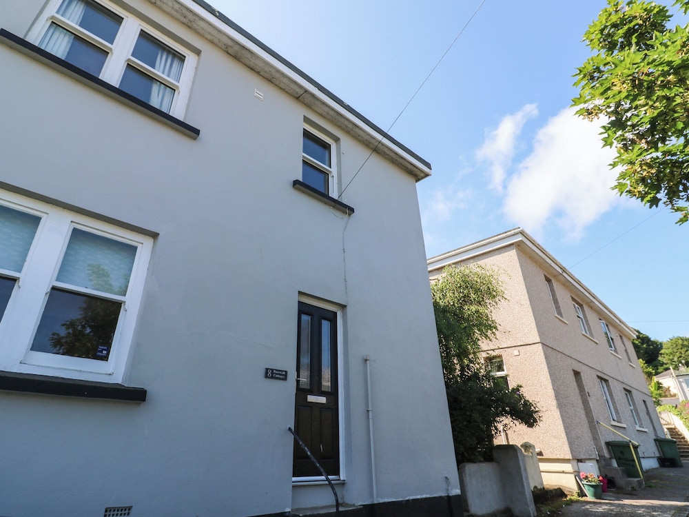 8 Rosewall Cottages