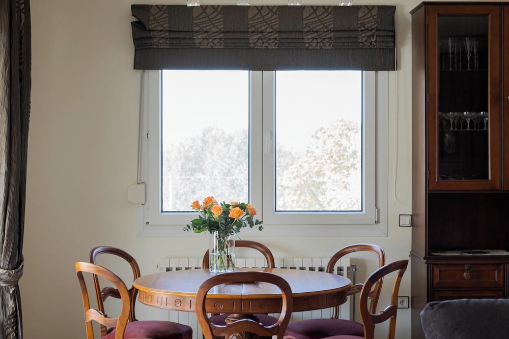 Ema's Guest House