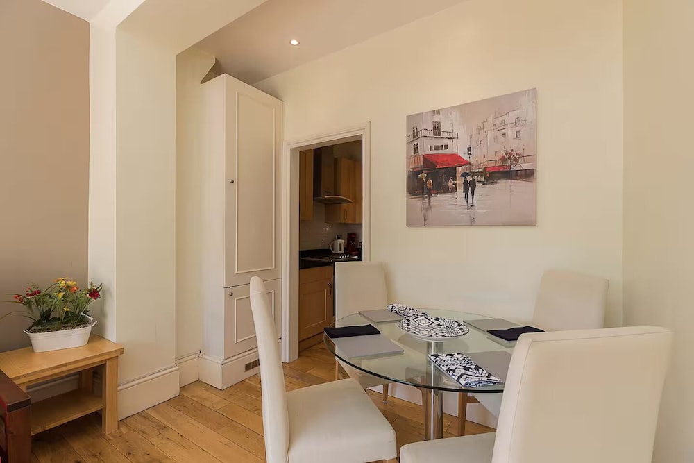 JOIVY Charming 1-Bedroom Flat with Patio