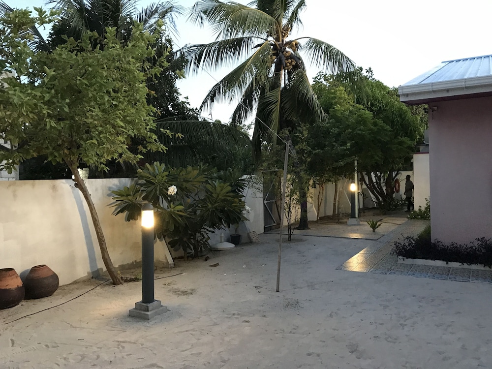 Azoush Tourist Guesthouse