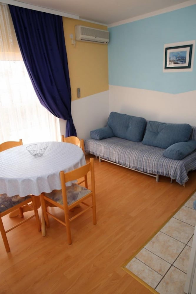Zdenka - Cosy Apartments for 2-3 Person - A1B view 5