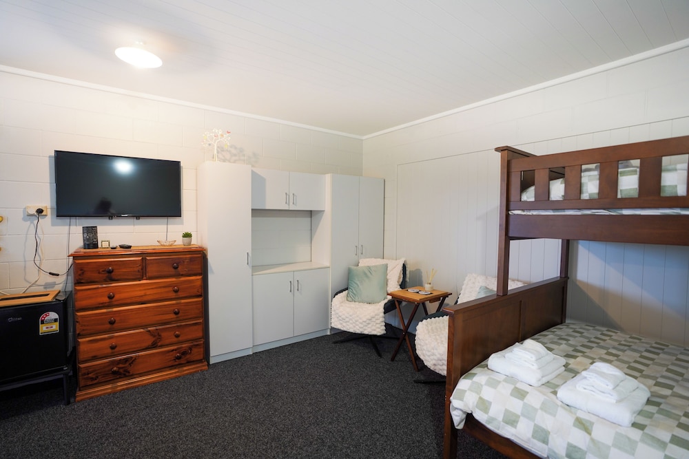 Kiwi Retreat By Aotearoa Escapes