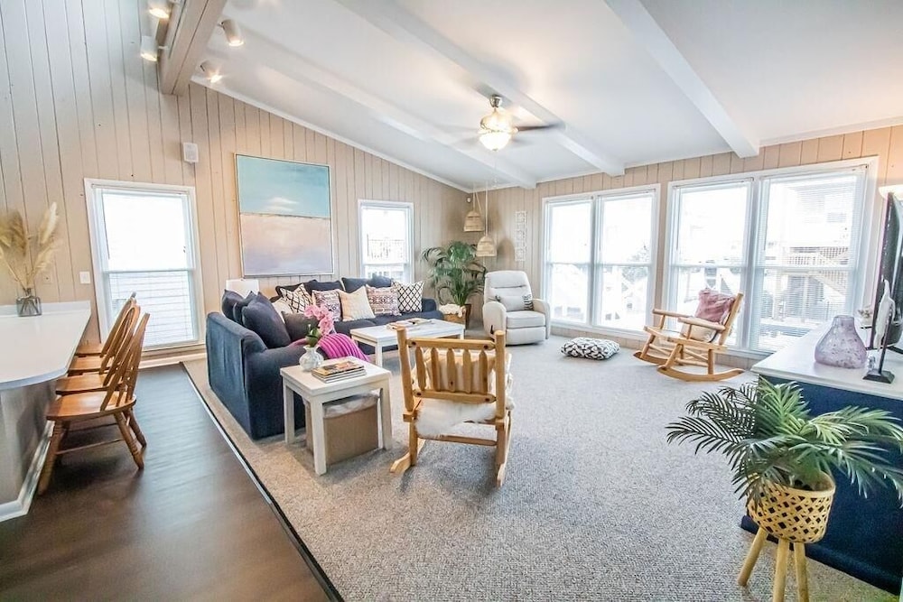 How Sweet The Sound 3 Bedroom Home by RedAwning view 5