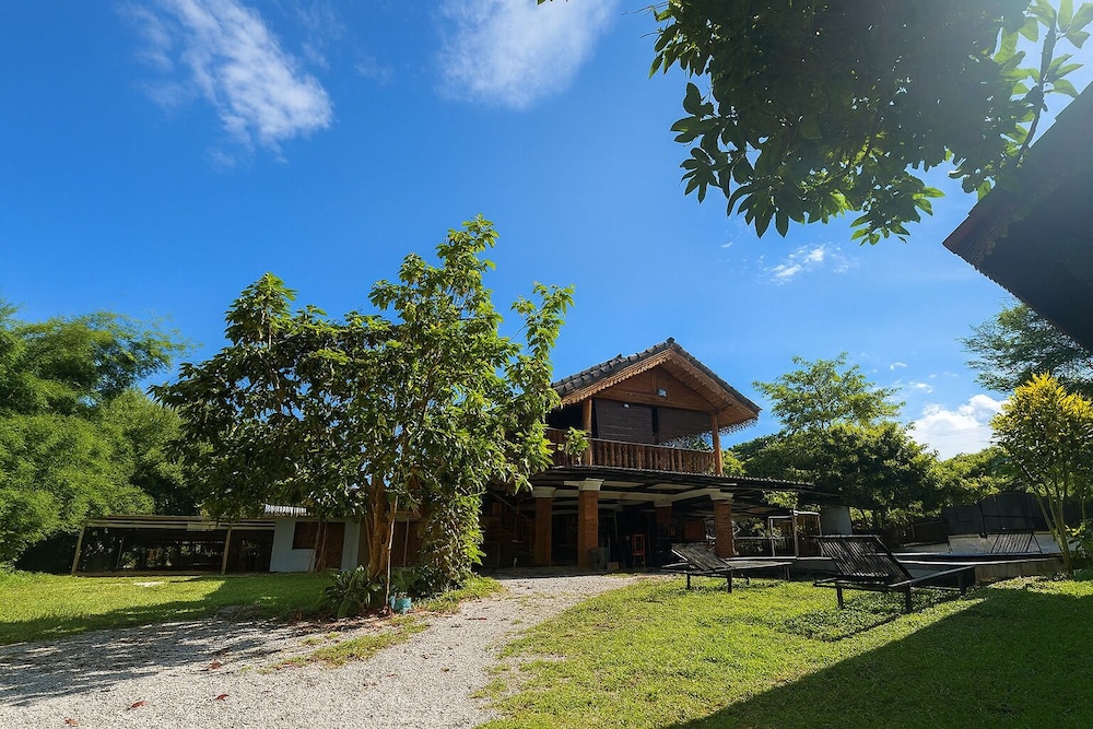 Ban Villa PhaSouk