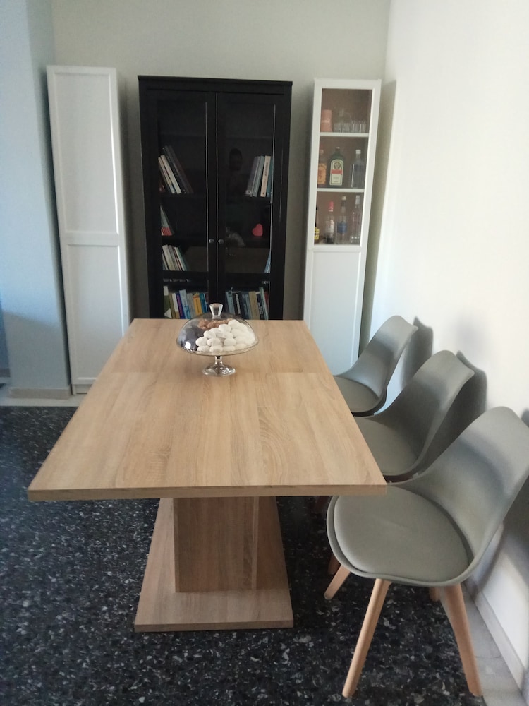 Grandma Vasiliki Rooms To Let