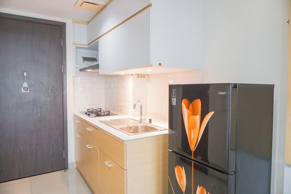 Cozy Look Studio Apartment At Lrt City Bekasi