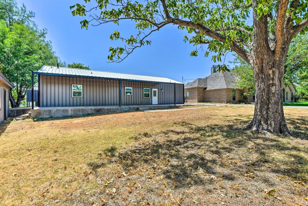 Spacious Palo Pinto Home: Private Dock & Pool view 4