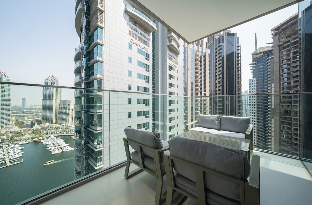 Experience 2BR Luxury Living  LIV Marina