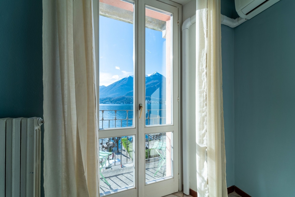 Lakefront Retreat by Wonderful Italy
