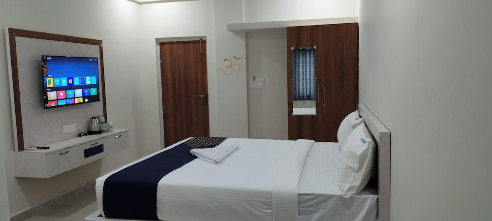 Hotel Grand Vista Nearby International Airport