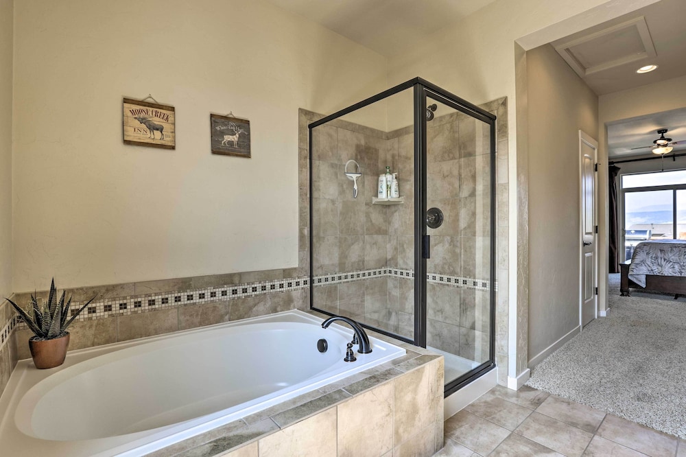 Deluxe Granby Ranch Hillside Home: Private Hot Tub