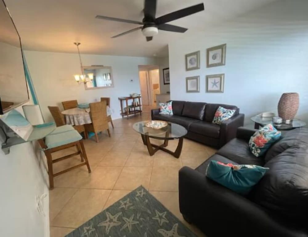 PH 2BED2BATH with Ocean View & Parking