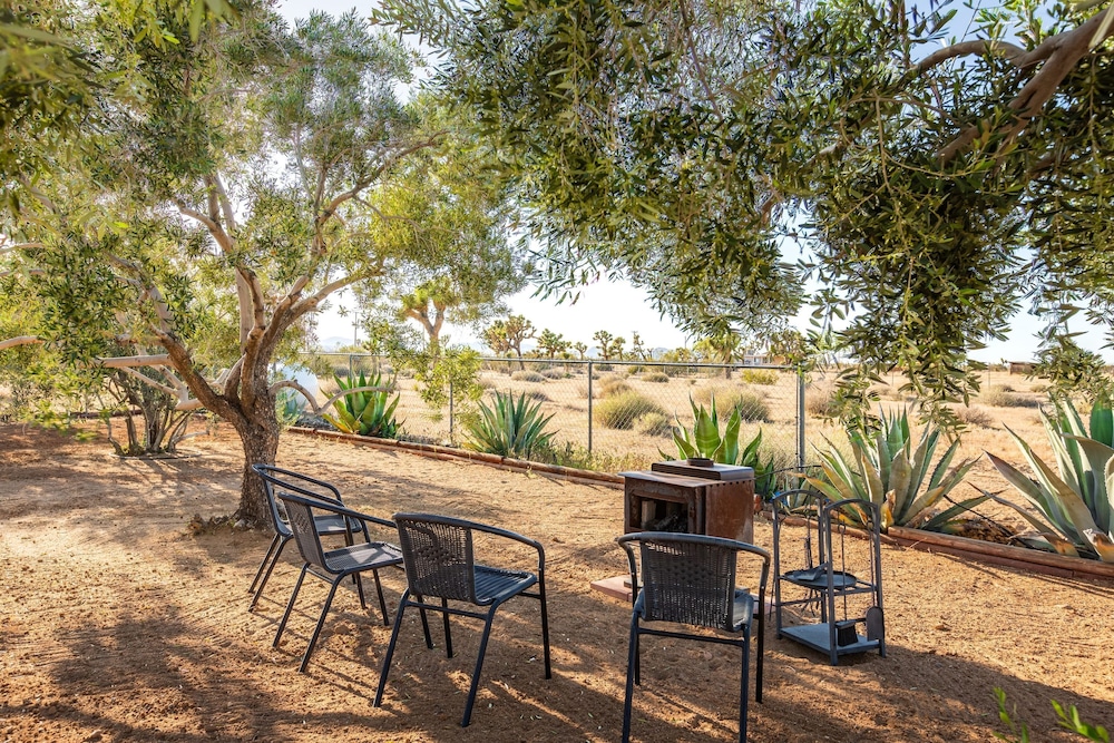 Sunset Grove by Avantstay New Pool Desert Views