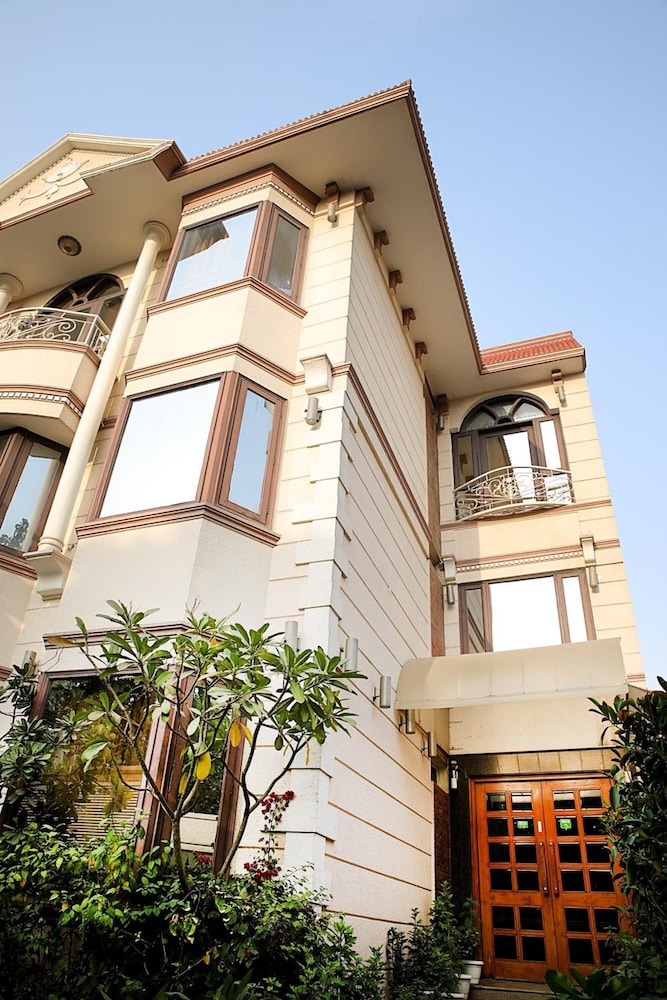 Ahuja Residency Cyber City II
