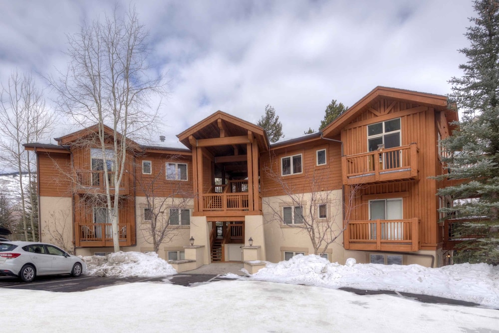 Timberfalls 1905 3 Bedroom Condo by RedAwning view 5