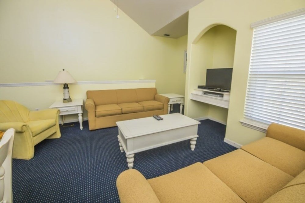 Runaway Beach Condo 2 Bedroom Condo by Redawning view 4