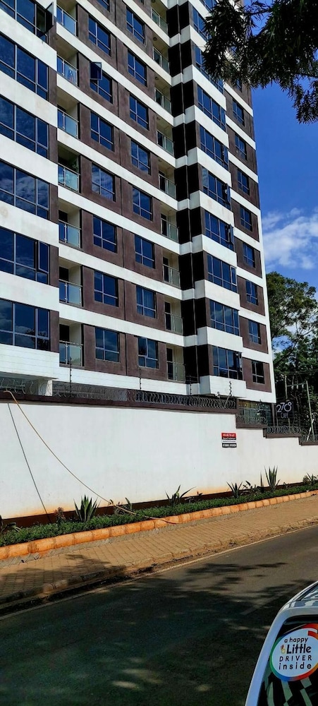 Luxurious Nairobi Condo With Rooftop Pool & Gym