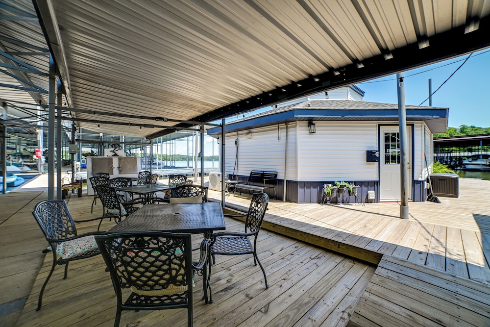 Private Dock & Slip: Kentucky Lake Cottage!