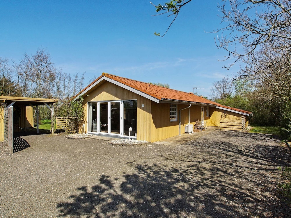6 Person Holiday Home in Hemmet