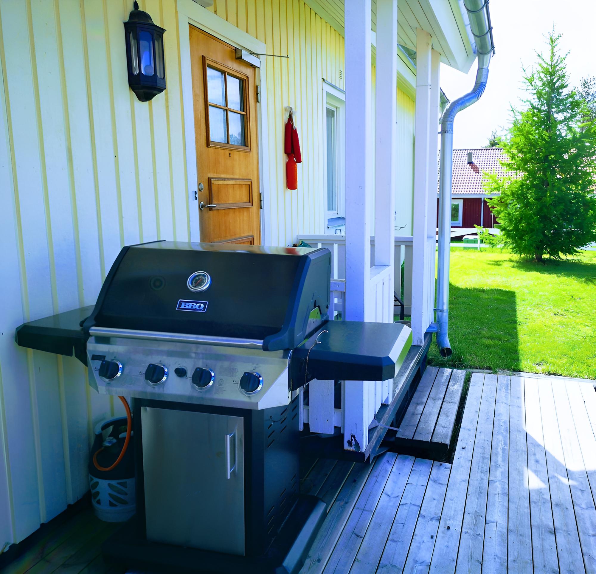 Arctic Light Holiday House view 3