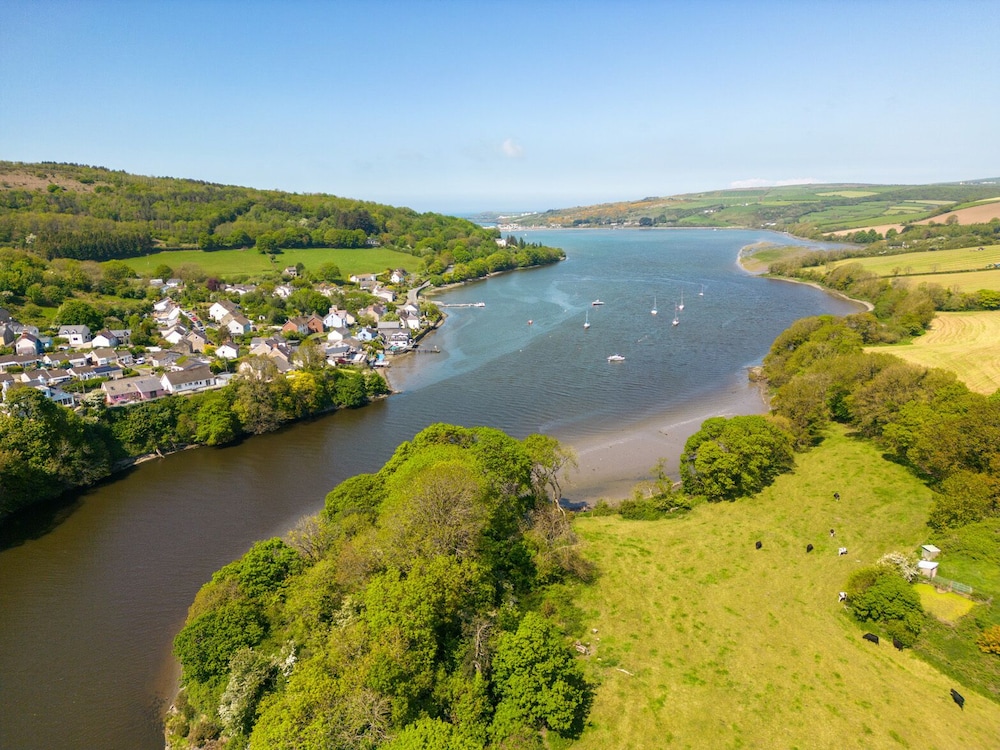 Teifi Villa