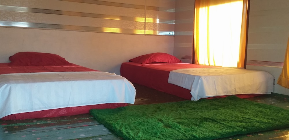 Simeulue Nanik Surfcamp