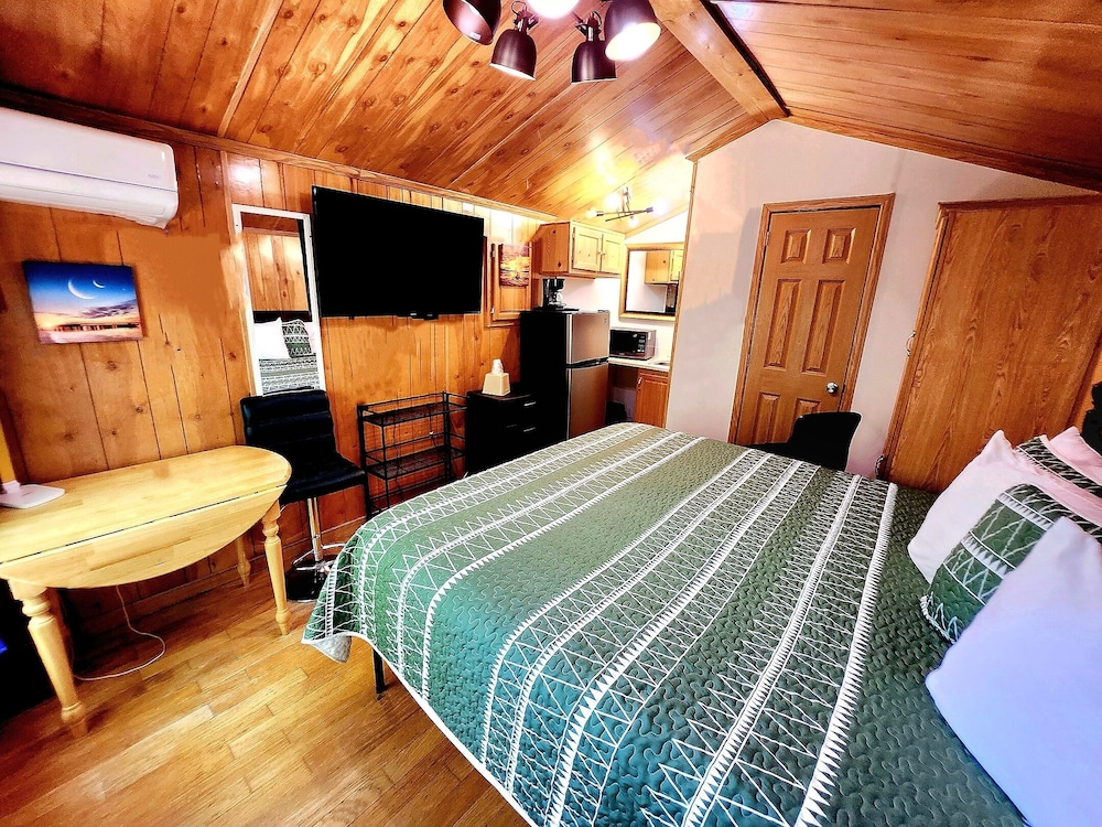 La Siesta Motel & RV Resort