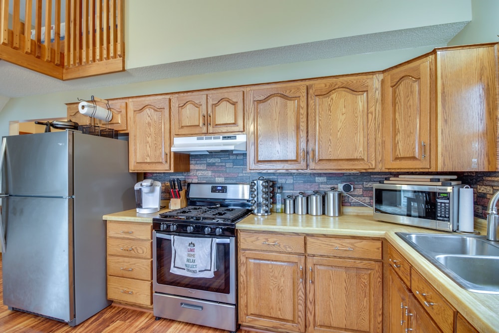 Cross Lake Retreat w/ Dock, Deck & Paddleboards! view 3
