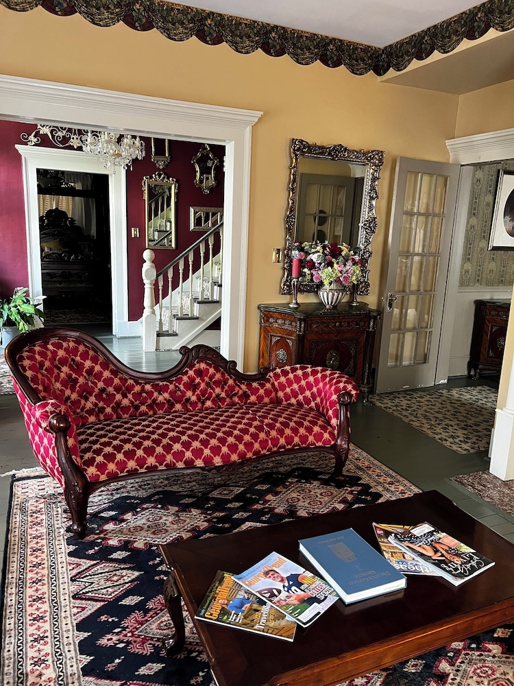 Commodore Bed and Breakfast