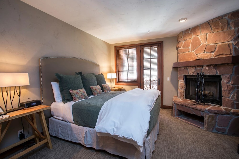 Stag Lodge at Deer Valley Resort - Four Bedroom Residence with Spa #33 4 Condo