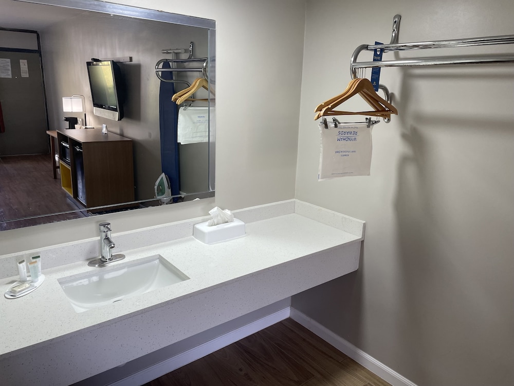 Days Inn by Wyndham Valdosta/Near Valdosta Mall