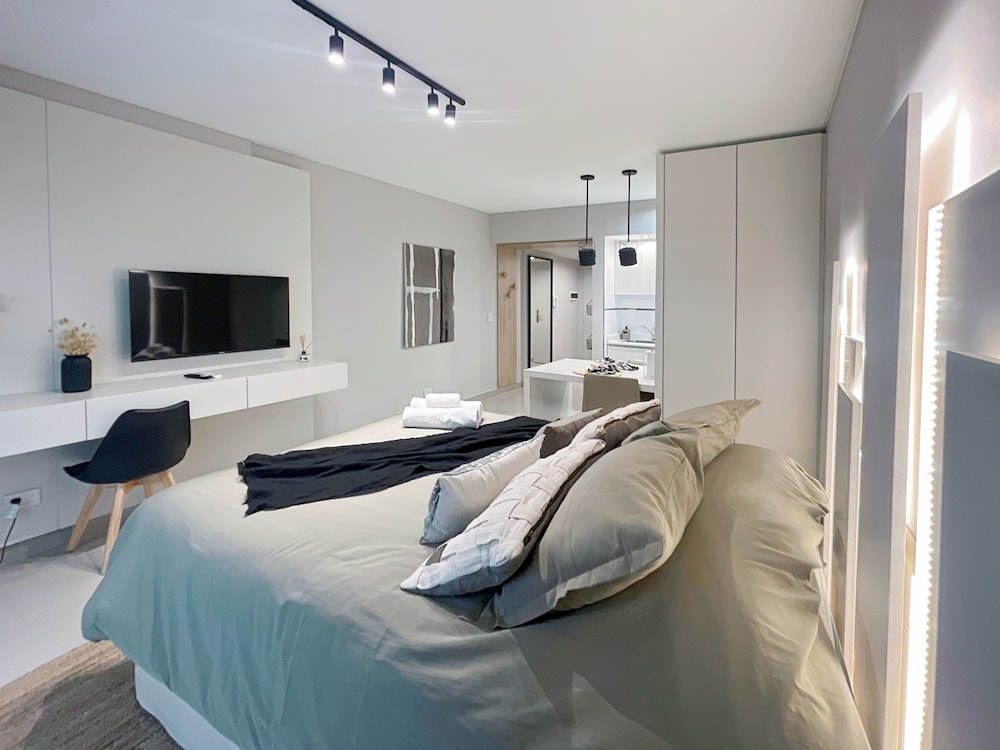 Ayres Suites Moreno