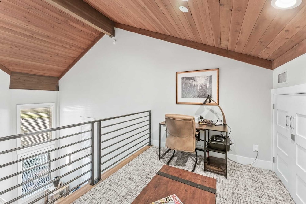 Walk to Slopes Hot Tub + Balcony + Views Mins to Main Street Deer Valley Haven by Avantstay