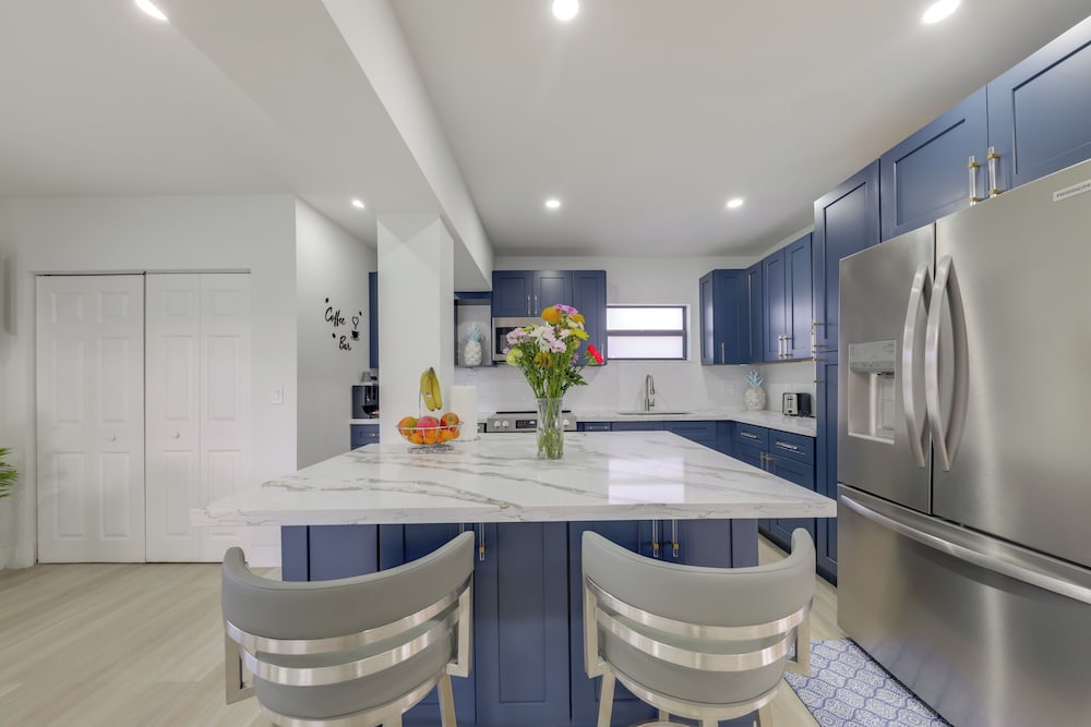 3 Mi to Hard Rock Stadium: Retreat w/ Private Yard