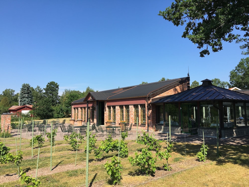 Hotel Åmund Vin & Fruktgård - Image 1