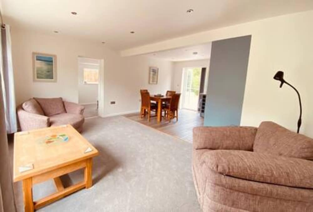 Mousehole Two-bed Bungalow With Parking