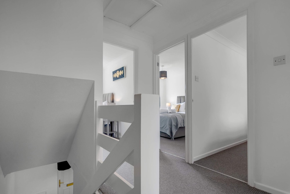 Host Stay Galley Lodge