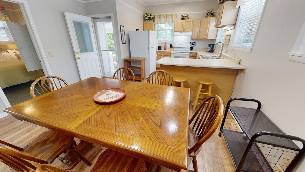 Beach Nugget by Tybee Vacation Rentals
