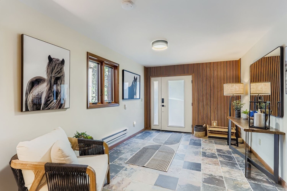 Rollinsvilla 3 Bedroom Home