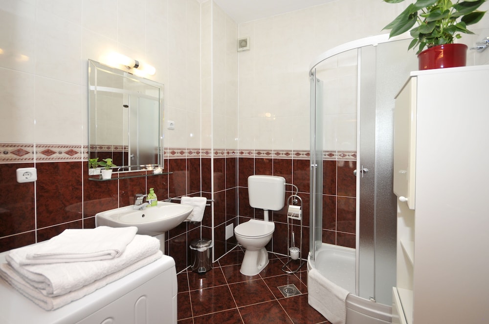 Apartments Roza