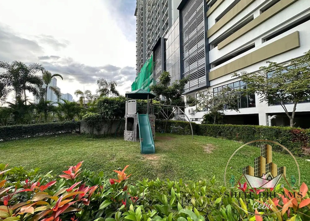 Cebu Vacations - Cozy Furnished Condo near I.T. Park - Property Image 1