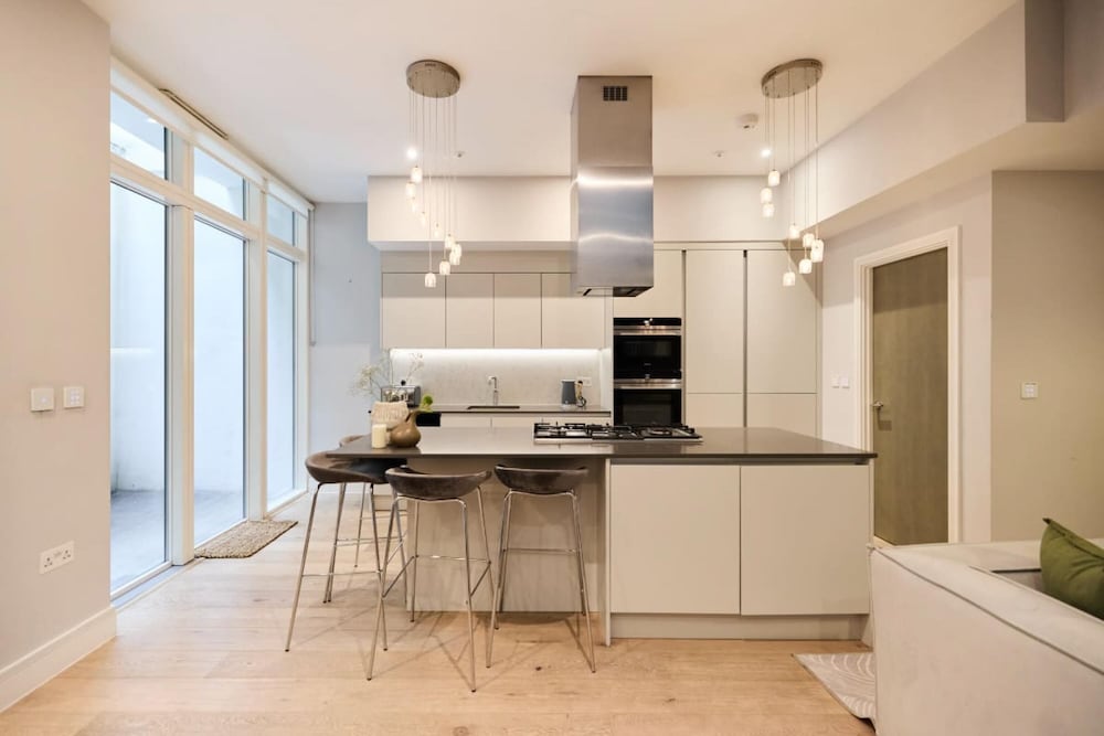 The Avery Hideout - Spacious 3bdr House With Rooftop Terrace