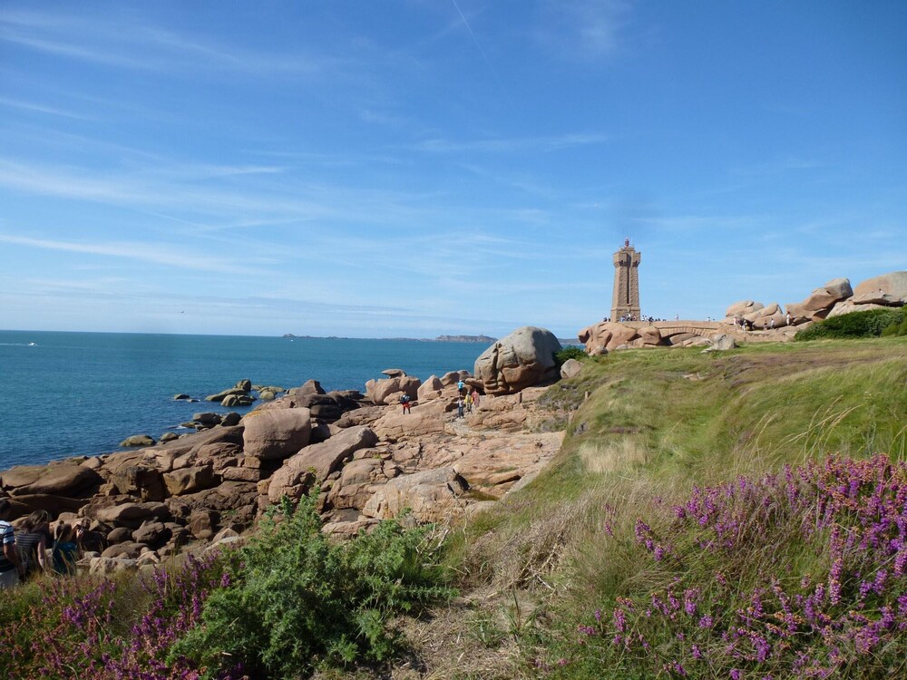 Holiday Flat With sea and Garden View, Just 400m From the Beach in Port-blanc