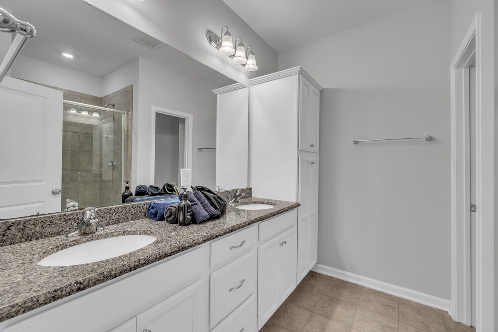 King 4BR Townhouse to Downtown Durham